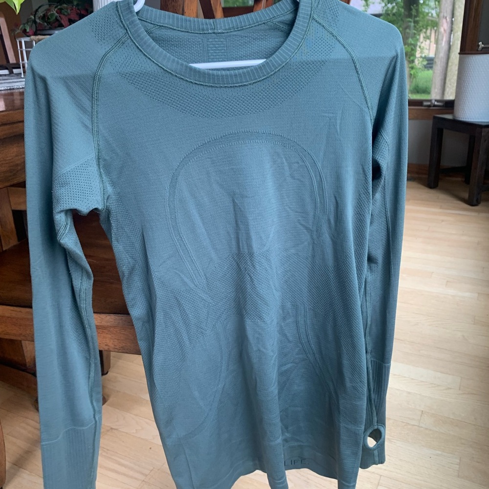 Lulu lemon swiftly tech long sleeve